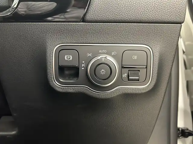 メルセデス・ベンツ ＧＬＡ２００ｄ 4マチック AMGライン 岡山県 2020(令2)年 3万km ポーラホワイト 純正ナビ　/全方位カメラ　/Ｂｌｕｅｔｏｏｔｈ　/フルセグTV/AMGパッケージ/RSP/アンビエントライト　/DSR/ハーフレザーシート　/コーナーセンサー　/道路標識アシスト/アテンションアシスト/レーンキープアシスト　/アクティブブレーキアシスト　/レーンチェンジアシスト　/アクティブブレーキアシスト/横滑り防止装置/パワーバックドア　/LEDヘッドライト/ＥＴＣ