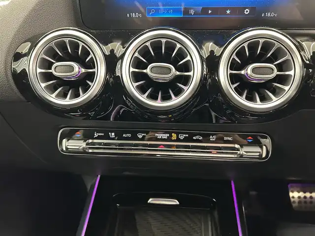 メルセデス・ベンツ ＧＬＡ２００ｄ 4マチック AMGライン 岡山県 2020(令2)年 3万km ポーラホワイト 純正ナビ　/全方位カメラ　/Ｂｌｕｅｔｏｏｔｈ　/フルセグTV/AMGパッケージ/RSP/アンビエントライト　/DSR/ハーフレザーシート　/コーナーセンサー　/道路標識アシスト/アテンションアシスト/レーンキープアシスト　/アクティブブレーキアシスト　/レーンチェンジアシスト　/アクティブブレーキアシスト/横滑り防止装置/パワーバックドア　/LEDヘッドライト/ＥＴＣ