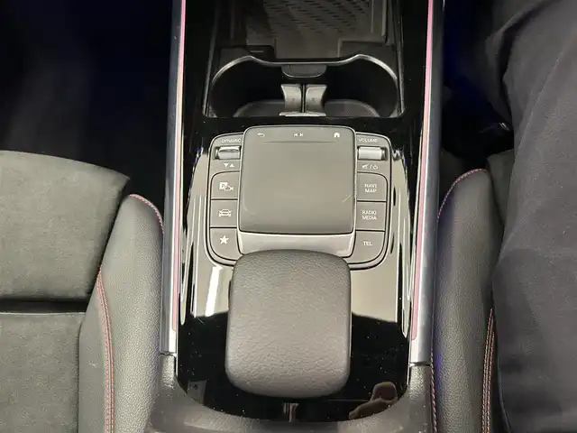 メルセデス・ベンツ ＧＬＡ２００ｄ 4マチック AMGライン 岡山県 2020(令2)年 3万km ポーラホワイト 純正ナビ　/全方位カメラ　/Ｂｌｕｅｔｏｏｔｈ　/フルセグTV/AMGパッケージ/RSP/アンビエントライト　/DSR/ハーフレザーシート　/コーナーセンサー　/道路標識アシスト/アテンションアシスト/レーンキープアシスト　/アクティブブレーキアシスト　/レーンチェンジアシスト　/アクティブブレーキアシスト/横滑り防止装置/パワーバックドア　/LEDヘッドライト/ＥＴＣ