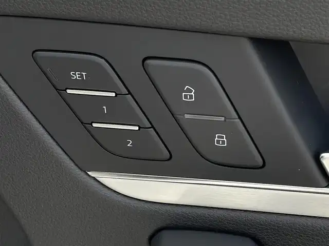アウディ Ｑ５ 40TDIクワトロ スポーツ 長野県 2020(令2)年 2.3万km グレイシアホワイトメタリック S LINE パッケージ/アシスタンスパッケージ/・フロントエマージェンシーブレーキアシスト/・アダプティブクルーズコントロール（ACC）/・Audiサイドアシスト/・アクティブレーンアシスト/・パークアシストプラス/MMIナビ/・360°カメラ/・フルセグTV/・bluetooth/・USB/マトリクスLEDヘッドライト/後席モニター/D/Nパワーシート/D/Nシートヒーター/パワーバックドア/パークエイド/ダウンヒルアシスト/アイドリングストップ/ドライブセレクト/アドバンストキー/ETC/保証書・取説・スペアキー