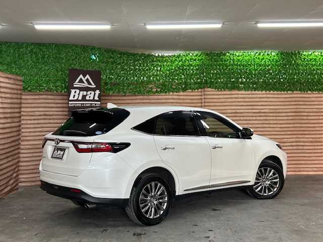 トヨタ ハリアー プレミアム 道央・札幌 2019(令1)年 6.6万km ホワイトパールクリスタルシャイン 【2509041456】/４ＷＤ　/純正９インチナビ　/フルセグＴＶ　/バックカメラ　/パワーバックドア　/トヨタセーフティセンス　/ハーフレザーシート　/純正１８インチアルミホイール　/コーナーセンサー　/ドライブレコーダー　/ＬＥＤヘッドライト/ETC