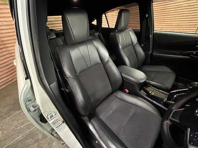 トヨタ ハリアー プレミアム 道央・札幌 2019(令1)年 6.6万km ホワイトパールクリスタルシャイン 【2509041456】/４ＷＤ　/純正９インチナビ　/フルセグＴＶ　/バックカメラ　/パワーバックドア　/トヨタセーフティセンス　/ハーフレザーシート　/純正１８インチアルミホイール　/コーナーセンサー　/ドライブレコーダー　/ＬＥＤヘッドライト/ETC