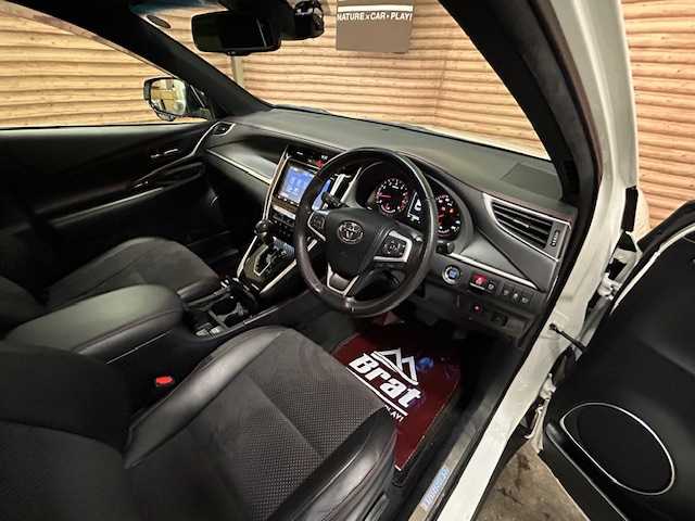 トヨタ ハリアー プレミアム 道央・札幌 2019(令1)年 6.6万km ホワイトパールクリスタルシャイン 【2509041456】/４ＷＤ　/純正９インチナビ　/フルセグＴＶ　/バックカメラ　/パワーバックドア　/トヨタセーフティセンス　/ハーフレザーシート　/純正１８インチアルミホイール　/コーナーセンサー　/ドライブレコーダー　/ＬＥＤヘッドライト/ETC