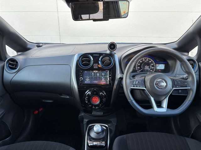 日産 ノート e－パワーオーテック 茨城県 2018(平30)年 3.8万km オーロラフレアブルーパール 純正ナビ ［MM318-W]/　(AM/FM/CD/DVD/Bluetooth/AUX)/フルセグTV/アラウンドビューモニター/純正ドライブレコーダー ［D34-D]/前後コーナーセンサー/ETC/純正フロアマット/社外15インチアルミホイール/プッシュスタート/LEDヘッドライト/オートマチックハイビーム/オートライト/クルーズコントロール/PCS/レーンキープアシスト/横滑り防止機能