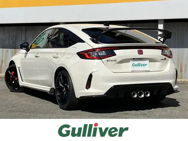 ホンダ シビック タイプR 三重県 2025(令7)年 0.1千km チャンピオンシップホワイト ♪登録済未使用車/♪走行5km/♪車検 令和10年10月6日迄/♪6速マニュアル/♪ターボ/ホンダセンシング/・衝突軽減ブレーキ(CMBS)/・歩行者事故低減ステアリング/・路外逸脱抑制機能/・アダプティブクルーズコントロール/・車線維持支援システム(LKAS)/・先行車発進お知らせ機能/・標識認識機能/・オートハイビーム/・ブラインドスポットインフォメーション/・パーキングセンサーシステム/オートブレーキホールド/スマートキー×2/プッシュスタート/Honda CONNECTディスプレイ/・ナビゲーション/・フルセグ・USB/・Bluetoothオーディオ/・Apple Car Play/・Android Auto/・バックカメラ/USBポート(充電)/純正19インチAW/LEDヘッドライト/オートライト/オートワイパー/ウィンカーミラー/オートリトラクタブルミラー/革巻ステアリング/ステアリングスイッチ/ビルトインETC2.0/プライバシーガラス/サイド/カーテンエアバック