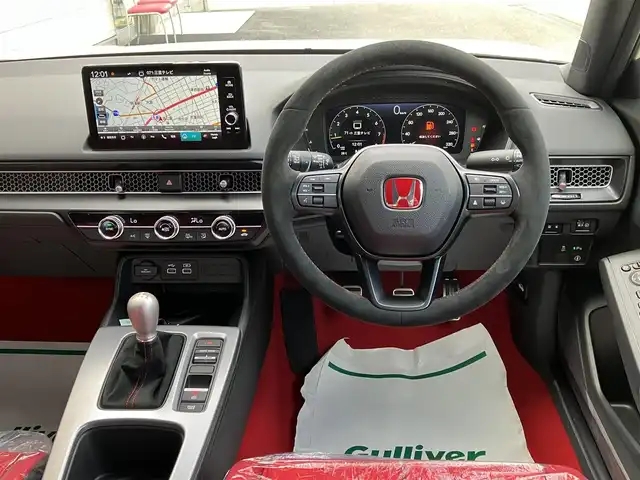 ホンダ シビック タイプR 三重県 2025(令7)年 0.1千km チャンピオンシップホワイト ♪登録済未使用車/♪走行5km/♪車検 令和10年10月6日迄/♪6速マニュアル/♪ターボ/ホンダセンシング/・衝突軽減ブレーキ(CMBS)/・歩行者事故低減ステアリング/・路外逸脱抑制機能/・アダプティブクルーズコントロール/・車線維持支援システム(LKAS)/・先行車発進お知らせ機能/・標識認識機能/・オートハイビーム/・ブラインドスポットインフォメーション/・パーキングセンサーシステム/オートブレーキホールド/スマートキー×2/プッシュスタート/Honda CONNECTディスプレイ/・ナビゲーション/・フルセグ・USB/・Bluetoothオーディオ/・Apple Car Play/・Android Auto/・バックカメラ/USBポート(充電)/純正19インチAW/LEDヘッドライト/オートライト/オートワイパー/ウィンカーミラー/オートリトラクタブルミラー/革巻ステアリング/ステアリングスイッチ/ビルトインETC2.0/プライバシーガラス/サイド/カーテンエアバック
