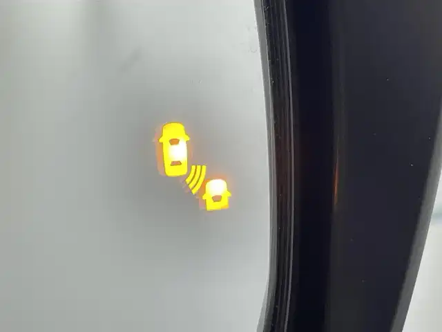 日産 セレナ X V 千葉県 2021(令3)年 1.1万km アズライトブルー 禁煙車/ワンオーナー/エマージェンシーブレーキ/・車線逸脱警報システム/・ブラインドスポットモニター/・クリアランスソナー/純正10インチメモリナビ/・CD/DVD/Bluetooth/フルセグTV/・全方位カメラ/・ビルトインETC/両側電動ドア/クルーズコントロール/ステアリングスイッチ/社外フロアマット/純正ホイールキャップ/オートライト