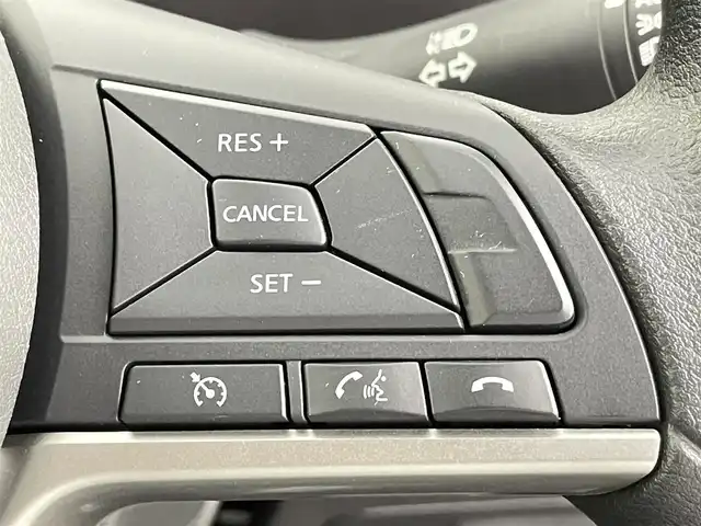 日産 セレナ X V 千葉県 2021(令3)年 1.1万km アズライトブルー 禁煙車/ワンオーナー/エマージェンシーブレーキ/・車線逸脱警報システム/・ブラインドスポットモニター/・クリアランスソナー/純正10インチメモリナビ/・CD/DVD/Bluetooth/フルセグTV/・全方位カメラ/・ビルトインETC/両側電動ドア/クルーズコントロール/ステアリングスイッチ/社外フロアマット/純正ホイールキャップ/オートライト