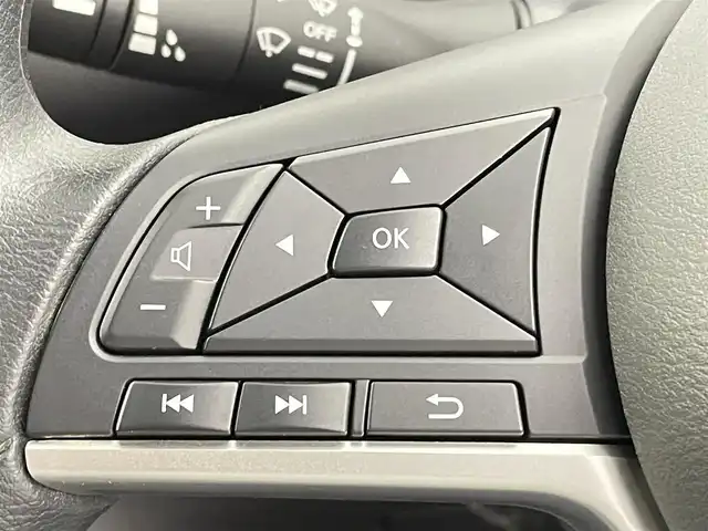 日産 セレナ X V 千葉県 2021(令3)年 1.1万km アズライトブルー 禁煙車/ワンオーナー/エマージェンシーブレーキ/・車線逸脱警報システム/・ブラインドスポットモニター/・クリアランスソナー/純正10インチメモリナビ/・CD/DVD/Bluetooth/フルセグTV/・全方位カメラ/・ビルトインETC/両側電動ドア/クルーズコントロール/ステアリングスイッチ/社外フロアマット/純正ホイールキャップ/オートライト