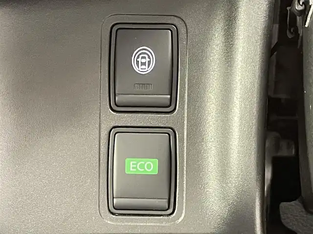 日産 セレナ X V 千葉県 2021(令3)年 1.1万km アズライトブルー 禁煙車/ワンオーナー/エマージェンシーブレーキ/・車線逸脱警報システム/・ブラインドスポットモニター/・クリアランスソナー/純正10インチメモリナビ/・CD/DVD/Bluetooth/フルセグTV/・全方位カメラ/・ビルトインETC/両側電動ドア/クルーズコントロール/ステアリングスイッチ/社外フロアマット/純正ホイールキャップ/オートライト