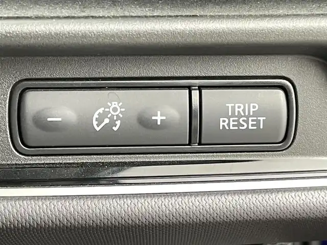 日産 セレナ X V 千葉県 2021(令3)年 1.1万km アズライトブルー 禁煙車/ワンオーナー/エマージェンシーブレーキ/・車線逸脱警報システム/・ブラインドスポットモニター/・クリアランスソナー/純正10インチメモリナビ/・CD/DVD/Bluetooth/フルセグTV/・全方位カメラ/・ビルトインETC/両側電動ドア/クルーズコントロール/ステアリングスイッチ/社外フロアマット/純正ホイールキャップ/オートライト