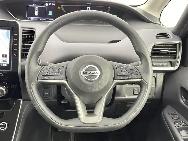 日産 セレナ X V 千葉県 2021(令3)年 1.1万km アズライトブルー 禁煙車/ワンオーナー/エマージェンシーブレーキ/・車線逸脱警報システム/・ブラインドスポットモニター/・クリアランスソナー/純正10インチメモリナビ/・CD/DVD/Bluetooth/フルセグTV/・全方位カメラ/・ビルトインETC/両側電動ドア/クルーズコントロール/ステアリングスイッチ/社外フロアマット/純正ホイールキャップ/オートライト