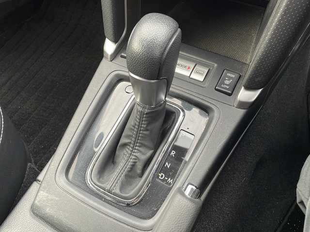 スバル フォレスター 2．0XT アイサイト 道東・釧路十勝 2016(平28)年 8.3万km ダークブルーパール STi2本出しマフラー/純正エンジンスターター/純正AW夏セット積込225/55R18/4WD/純正メモリナビ/　(AM/FM/CD/DVD/HDMI/BT)/フルセグTV/バックカメラ/プリクラッシュブレーキ/レーンキープアシスト/レーダークルーズコントロール/BSM/前席パワーシート/前席シートヒーター/ETC/ハーフレザーシート/横滑り防止装置/パドルシフト/ステアリングスイッチ/純正マフラー積込