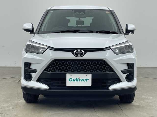 トヨタ ライズ G 兵庫県 2023(令5)年 2.1万km シャイニングホワイトパール ・プリクラッシュセーフティ/・クリアランスソナー/・先行車発進お知らせ/・車線逸脱警報/・ステアリングアシスト/・標識認識/・ふらつき警報/・後退時交差車両検知警報システム/・社外7インチナビ＆フルセグ＆BT＆DVD/・パノラマミックビューモニター/・前後ドライブレコーダー/・ビルトインETC/・ブラインドスポットモニター/・スマートキー/・プッシュスタート/・フロアマット/・ドアバイザー/・純正16インチアルミホイール/・LEDヘッドライト/・オートライト/・横滑り防止装置/・アイドリングストップ