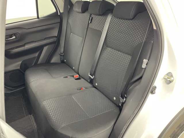 トヨタ ライズ G 兵庫県 2023(令5)年 2.1万km シャイニングホワイトパール ・プリクラッシュセーフティ/・クリアランスソナー/・先行車発進お知らせ/・車線逸脱警報/・ステアリングアシスト/・標識認識/・ふらつき警報/・後退時交差車両検知警報システム/・社外7インチナビ＆フルセグ＆BT＆DVD/・パノラマミックビューモニター/・前後ドライブレコーダー/・ビルトインETC/・ブラインドスポットモニター/・スマートキー/・プッシュスタート/・フロアマット/・ドアバイザー/・純正16インチアルミホイール/・LEDヘッドライト/・オートライト/・横滑り防止装置/・アイドリングストップ