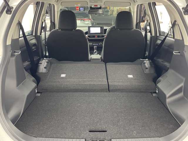 トヨタ ライズ G 兵庫県 2023(令5)年 2.1万km シャイニングホワイトパール ・プリクラッシュセーフティ/・クリアランスソナー/・先行車発進お知らせ/・車線逸脱警報/・ステアリングアシスト/・標識認識/・ふらつき警報/・後退時交差車両検知警報システム/・社外7インチナビ＆フルセグ＆BT＆DVD/・パノラマミックビューモニター/・前後ドライブレコーダー/・ビルトインETC/・ブラインドスポットモニター/・スマートキー/・プッシュスタート/・フロアマット/・ドアバイザー/・純正16インチアルミホイール/・LEDヘッドライト/・オートライト/・横滑り防止装置/・アイドリングストップ