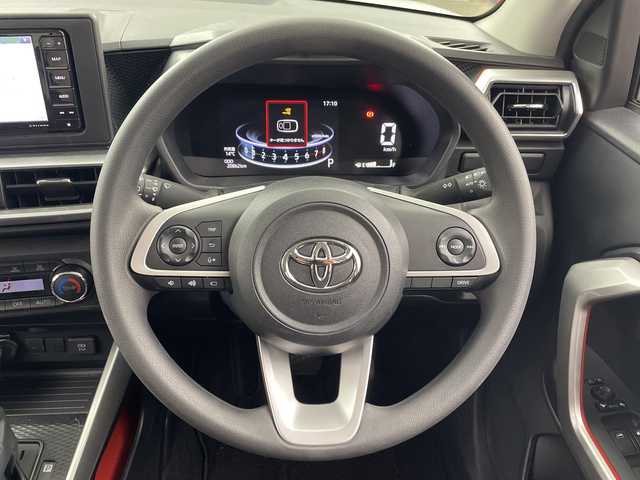 トヨタ ライズ G 兵庫県 2023(令5)年 2.1万km シャイニングホワイトパール ・プリクラッシュセーフティ/・クリアランスソナー/・先行車発進お知らせ/・車線逸脱警報/・ステアリングアシスト/・標識認識/・ふらつき警報/・後退時交差車両検知警報システム/・社外7インチナビ＆フルセグ＆BT＆DVD/・パノラマミックビューモニター/・前後ドライブレコーダー/・ビルトインETC/・ブラインドスポットモニター/・スマートキー/・プッシュスタート/・フロアマット/・ドアバイザー/・純正16インチアルミホイール/・LEDヘッドライト/・オートライト/・横滑り防止装置/・アイドリングストップ