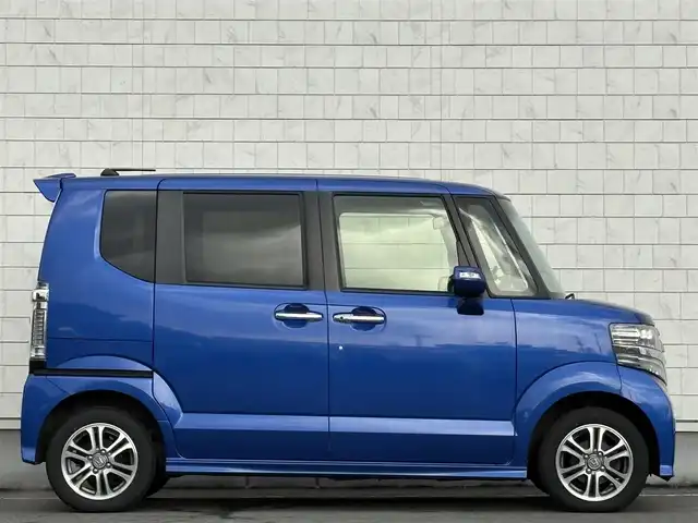 ホンダ Ｎ ＢＯＸ カスタム SSパッケージ 岩手県 2017(平29)年 3.5万km ブリリアントスポーティブルーメタリック2トーン 禁煙車/4WD/両側パワースライドドア/前席シートヒーター/2列目サンシェード/純正ナビ/→フルセグTV/Bluetooth/CD/DVD/FM/AM/バックカメラ/ステアリングスイッチ/横滑り防止装置/オートライト/LEDヘッドライト/フォグライト/〇プッシュスタート/〇電動格納ミラー/〇ウィンカーミラー/〇フロアマット/〇シガーソケット/〇スマートキー/スペアキー/ビルトインETC