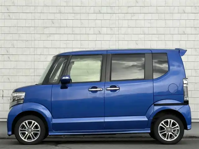 ホンダ Ｎ ＢＯＸ カスタム SSパッケージ 岩手県 2017(平29)年 3.5万km ブリリアントスポーティブルーメタリック2トーン 禁煙車/4WD/両側パワースライドドア/前席シートヒーター/2列目サンシェード/純正ナビ/→フルセグTV/Bluetooth/CD/DVD/FM/AM/バックカメラ/ステアリングスイッチ/横滑り防止装置/オートライト/LEDヘッドライト/フォグライト/〇プッシュスタート/〇電動格納ミラー/〇ウィンカーミラー/〇フロアマット/〇シガーソケット/〇スマートキー/スペアキー/ビルトインETC