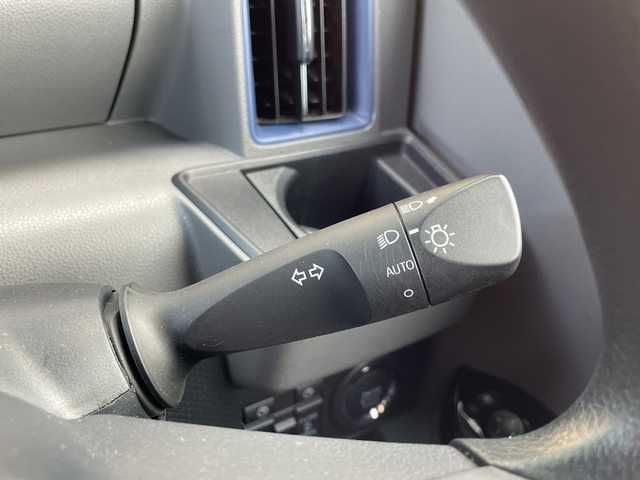 ダイハツ タント カスタム X 愛媛県 2019(令1)年 6.2万km シャイニングホワイトパール 社外7インチナビ（MDV-D306BT)/・Bluetooth/・CD/DVD/バックカメラ/ETC/両側パワースライドドア/運転席ロングスライドシート/衝突軽減ブレーキ/前後コーナーセンサー/レーンキープアシスト/LEDヘッドライト/オートライト/ステアリングスイッチ/後席ロール式サンシェード/電格ミラー/純正14インチAW/純正フロアマット/ハーフレザーシート/ベンチシート/スマートキー