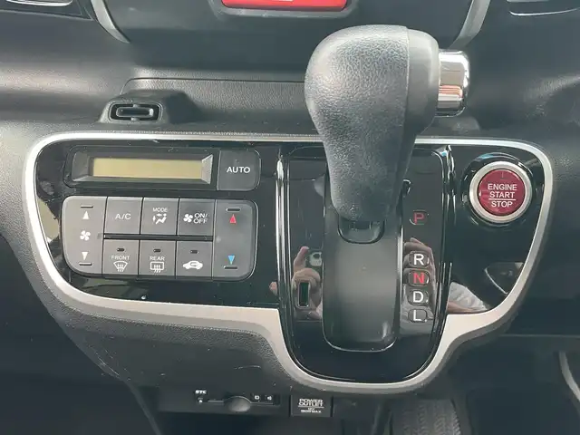 ホンダ Ｎ ＢＯＸ カスタム G Lパッケージ 長崎県 2016(平28)年 6万km スマートブラック /社外ナビ/　( CD DVD  BT ワンセグTV iPod)//片側パワースライドドア//バックカメラ//ビルドインETC//純正14インチアルミホイール//リアサンシェード//LEDヘッドライト//オートライト//プッシュスタート//横滑り防止機能//スマートキー//スペアキー×1//取扱説明書