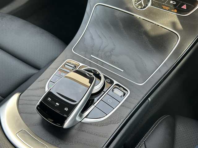 メルセデス・ベンツ Ｃ２２０ｄ ステーションワゴン アバンギャルドAMGライン 東京都 2019(令1)年 4.7万km ダイヤモンドホワイト メーカーナビ/Bカメラ/アンビエントライト64色/Aｐｐle Car Play/Android Auto/エアサス/ダイナミックセレクト/レーダーセーフティパッケージ/ACC/BSK/CKA/パドルシフト/ISOFIX/ダイヤモンドG/スタッドレス（６部山）