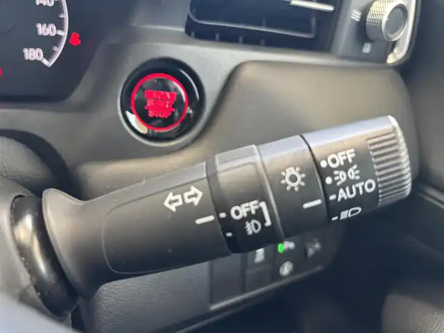 ホンダ ヴェゼル G 愛知県 2021(令3)年 2.9万km クリスタルブラックパール 純正メモリナビ/フルセグテレビ/バックカメラ/純正ETC2.0/アイドリングストップ/クルーズコントロール/プッシュスタート/ブレーキホールド/パーキングセンサー/ダウンヒルアシストコントロール/横滑り防止装置/レーンキープアシスト/純正フロアマット/純正アルミホイール/スマートキー/電動格納式ドアミラー