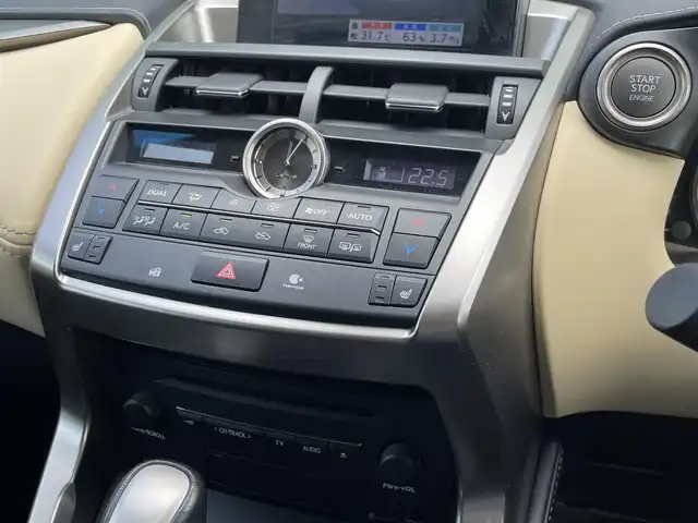 レクサス ＮＸ 200t Iパッケージ 宮崎県 2014(平26)年 5.4万km マーキュリーグレーマイカ Bluetooth/USB入力端子/ETC/バックカメラ/フルセグテレビ/メモリナビ/クルーズコントロール/スマートキー/レザーシート/シートヒーター/パワーシート/ドライブレコーダー/コーナーセンサー/レーンアシスト/オートマチックハイビーム