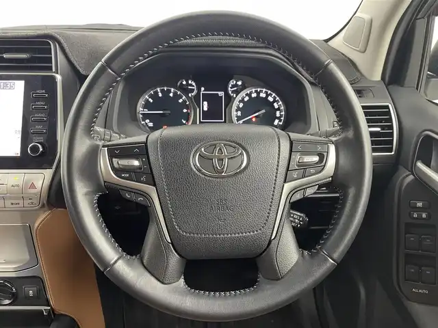 トヨタ ランドクルーザー プラド TX-L 70thアニバーサリーLTD 埼玉県 2021(令3)年 2.8万km ホワイトパールクリスタルシャイン 純正メーカー9インチナビ/パノラミックビューモニター/サンルーフ/茶革シート/7人乗り/シートヒータ/エアシート/トヨタセーフティーセンス/レーダークルーズコントロール/社外全方位カメラ/ルーフレール/パワーシート/ビルトインETC2.0