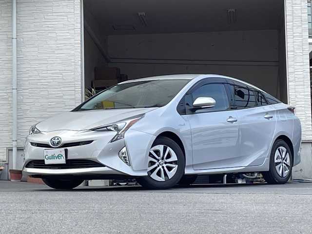 トヨタ プリウス A 大分県 2019(平31)年 3.5万km シルバーM ヘッドアップディスプレイ/社外ナビ/フルセグTV/Bluetooth/DVD/社外ETC/純正フロアマット/純正15インチアルミホイール/純正LEDヘッドライト/オートライト/オートマッチックハイビーム/レーンキープアシスト/横滑り防止装置/コーナーセンサー