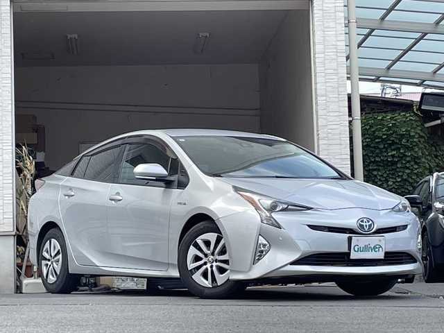 トヨタ プリウス A 大分県 2019(平31)年 3.5万km シルバーM ヘッドアップディスプレイ/社外ナビ/フルセグTV/Bluetooth/DVD/社外ETC/純正フロアマット/純正15インチアルミホイール/純正LEDヘッドライト/オートライト/オートマッチックハイビーム/レーンキープアシスト/横滑り防止装置/コーナーセンサー
