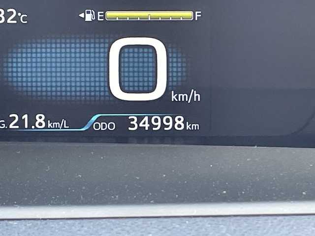 トヨタ プリウス A 大分県 2019(平31)年 3.5万km シルバーM ヘッドアップディスプレイ/社外ナビ/フルセグTV/Bluetooth/DVD/社外ETC/純正フロアマット/純正15インチアルミホイール/純正LEDヘッドライト/オートライト/オートマッチックハイビーム/レーンキープアシスト/横滑り防止装置/コーナーセンサー