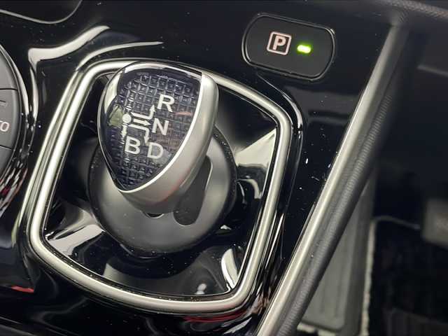 トヨタ ヴォクシー ハイブリッド ZS 煌Ⅲ 岐阜県 2020(令2)年 4.1万km イナズマスパーキングブラックガラスフレーク 純正９インチナビ　NSZT-Y68T/CD/DVD/Bluetooth/フルセグTV/バックカメラ　/両側パワースライドドア　/衝突軽減ブレーキ　/レーンキープアシスト　/クリアランスソナー　/パーキングサポートブレーキ　/先行車発進通知　/オートLEDライト　/オートハイビーム　/クルーズコントロール　/ETC　/前後ドライブレコーダー/ハーフレザー調シート　/前席シートヒーター/ステアリングスイッチ/純正１６インチアルミホイール
