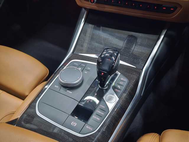 ＢＭＷ ３１８ｉ ツーリング Mスポーツ 群馬県 2021(令3)年 3.4万km アルピンホワイトⅢ 全方位カメラ/ACC/茶革シート/アップルCarPlay/ETC2.0/オートハイビーム/純正HDDナビ/コーナーセンサー/シートヒーター/パワーシート/18インチAW/スマートキー/フルセグTV