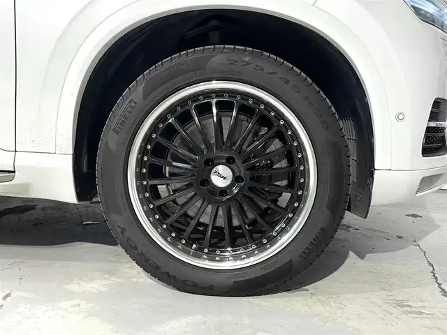 ボルボ ＸＣ９０ T5 AWD モーメンタム 道央・札幌 2018(平30)年 3.2万km クリスタルホワイトP ACC/３６０度カメラ/メモリー付パワーシート（D/N）/シートヒーター（D/N）/LEDヘッドライト/オートライト/BLIS（ブラインドスポット・インフォメーション・システム）/LCMA（レーン・チェンジ・マージ・エイド）/CTA（クロス・トラフィック・アラート）/LKA（レーン・キーピング・エイド）/RSI（ロード・サイン・インフォメーション）/DAC（ドライバー・アラート・コントロール）/パイロットアシスト/パーク・アシスト・パイロット（縦列・並列駐車支援システム）/１２．３インチ・デジタル液晶ドライバー・ディスプレイ/純正フロアマット/・保証書、取扱説明書（有）/・スペアキー×１