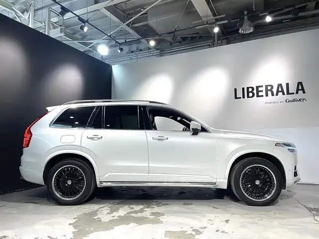 ボルボ ＸＣ９０ T5 AWD モーメンタム 道央・札幌 2018(平30)年 3.2万km クリスタルホワイトP ACC/３６０度カメラ/メモリー付パワーシート（D/N）/シートヒーター（D/N）/LEDヘッドライト/オートライト/BLIS（ブラインドスポット・インフォメーション・システム）/LCMA（レーン・チェンジ・マージ・エイド）/CTA（クロス・トラフィック・アラート）/LKA（レーン・キーピング・エイド）/RSI（ロード・サイン・インフォメーション）/DAC（ドライバー・アラート・コントロール）/パイロットアシスト/パーク・アシスト・パイロット（縦列・並列駐車支援システム）/１２．３インチ・デジタル液晶ドライバー・ディスプレイ/純正フロアマット/・保証書、取扱説明書（有）/・スペアキー×１