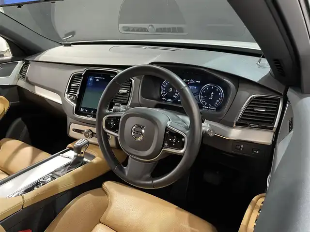 ボルボ ＸＣ９０ T5 AWD モーメンタム 道央・札幌 2018(平30)年 3.2万km クリスタルホワイトP ACC/３６０度カメラ/メモリー付パワーシート（D/N）/シートヒーター（D/N）/LEDヘッドライト/オートライト/BLIS（ブラインドスポット・インフォメーション・システム）/LCMA（レーン・チェンジ・マージ・エイド）/CTA（クロス・トラフィック・アラート）/LKA（レーン・キーピング・エイド）/RSI（ロード・サイン・インフォメーション）/DAC（ドライバー・アラート・コントロール）/パイロットアシスト/パーク・アシスト・パイロット（縦列・並列駐車支援システム）/１２．３インチ・デジタル液晶ドライバー・ディスプレイ/純正フロアマット/・保証書、取扱説明書（有）/・スペアキー×１