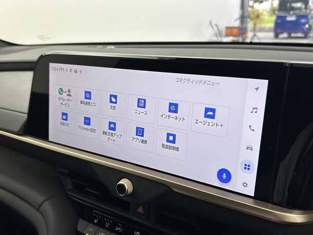 トヨタ クラウン スポーツ Z 大阪府 2025(令7)年 1.4万km プレシャスホワイトパール 純正12.3インチナビ/（フルセグ／Bluetooth ／USB ）/全方位モニター/デジタルインナーミラー/ヘッドアップディスプレイ/ブラインドスポットモニター/トヨタセーフティセンス/コーナーセンサー/ハンドルヒーター/シートヒーター/エアシート/電動リアゲート/パワーシート/オートライト/オートハイビーム/ETC/純正フロアマット/純正２１AW/横滑り防止装置/盗難防止装置/スペアキー