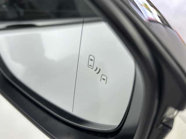 トヨタ クラウン スポーツ Z 大阪府 2025(令7)年 1.4万km プレシャスホワイトパール 純正12.3インチナビ/（フルセグ／Bluetooth ／USB ）/全方位モニター/デジタルインナーミラー/ヘッドアップディスプレイ/ブラインドスポットモニター/トヨタセーフティセンス/コーナーセンサー/ハンドルヒーター/シートヒーター/エアシート/電動リアゲート/パワーシート/オートライト/オートハイビーム/ETC/純正フロアマット/純正２１AW/横滑り防止装置/盗難防止装置/スペアキー