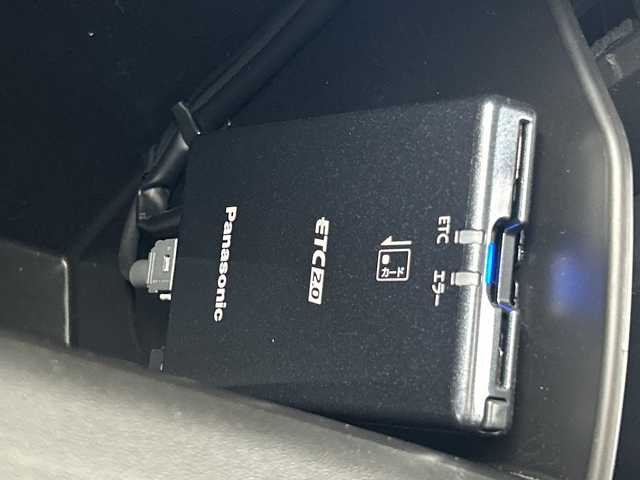 マツダ ＣＸ－５ 20S ブラックトーンED 愛知県 2023(令5)年 1.7万km ロジウムホワイトプレミアムメタリック 純正10.25インチセンターディスプレイナビ/（Bluetooth・フルセグ・USB・AppleCarplay・AndroidAuto）/i-ACTIVSENSE/　レーダークルーズコントロール/　車間認知システム/　レーンキープアシストシステム/　車線逸脱警報/　BSM/　スマートブレーキサポート/　スマートシティブレーキサポート/　ドライバーアテンションアラート/　前後パーキングセンサー/横滑り防止装置/全方位カメラ/前後ドライブレコーダー/ワンオーナー/ステアリングスイッチ/ステアリングヒーター/SPORTモード/i-stop/トラクションコントロールシステム/ETC2.0/ハーフレザーシート/D席+N席シートヒーター/D席パワーメモリーシート/フルフラットシート/LEDヘッドライト/純正フロアマット/電動格納ミラー/プッシュスタート/スペアキー