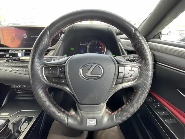 レクサス ＥＳ 300h Fスポーツ 愛知県 2019(平31)年 8万km ホワイトノーヴァガラスフレーク HDDナビ/フルセグテレビ/バックカメラ/スマートキー/ウィンカーミラー/レーダークルーズコントロール/ブラインドスポットモニター/サンルーフ/プッシュスタート/パワーバックドア/ビルトイン2.0ETC/リヤクロストラフィックアラート/ステアリングスイッチ/電動パーキングブレーキ/電動リアシェード/ステアリングヒーター/シートメモリー/パーキングサポートブレーキ/レーンキープアシスト/衝突被害軽減システム/保証書/取扱説明書
