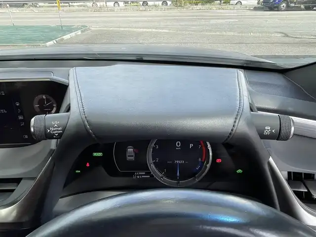 レクサス ＥＳ 300h Fスポーツ 愛知県 2019(平31)年 8万km ホワイトノーヴァガラスフレーク HDDナビ/フルセグテレビ/バックカメラ/スマートキー/ウィンカーミラー/レーダークルーズコントロール/ブラインドスポットモニター/サンルーフ/プッシュスタート/パワーバックドア/ビルトイン2.0ETC/リヤクロストラフィックアラート/ステアリングスイッチ/電動パーキングブレーキ/電動リアシェード/ステアリングヒーター/シートメモリー/パーキングサポートブレーキ/レーンキープアシスト/衝突被害軽減システム/保証書/取扱説明書