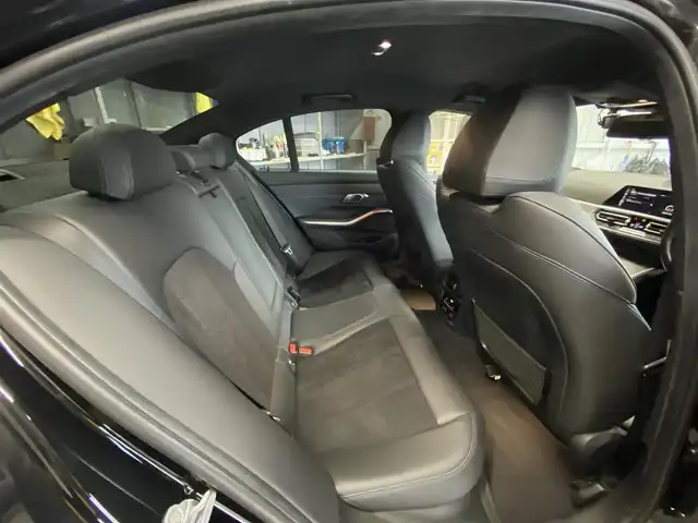 ＢＭＷ ３２０ｉ 福岡県 2019(平31)年 4.5万km サファイアブラックP ・1オーナー/・アクティブクルーズコントロール/・純正ナビ/USB/BT/carplay/・バックカメラ/・ハーフレザーシート/シートヒーター/・ドライブレコーダー/・ETC/・純正18AW/・スペアキー/・ワイヤレス充電