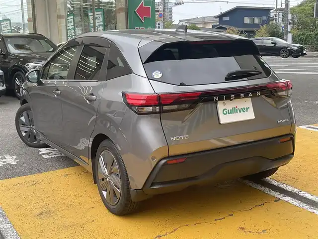 日産 ノート X 静岡県 2021(令3)年 1.6万km ダークメタルグレー ワンオーナー/純正ナビ/フルセグTV/CD/SD/BT/バックカメラ/エマージェンシーブレーキ/レーンキープアシスト/オートハイビーム/クリアランスソナー/前後ドライブレコーダー/ビルトインETC/ステアリングスイッチ/スマートキー×2/保証書/取扱説明書/ナビ取扱説明書/R6点検記録簿有