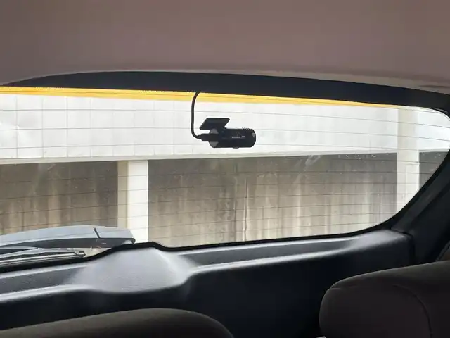 日産 ノート X 静岡県 2021(令3)年 1.6万km ダークメタルグレー ワンオーナー/純正ナビ/フルセグTV/CD/SD/BT/バックカメラ/エマージェンシーブレーキ/レーンキープアシスト/オートハイビーム/クリアランスソナー/前後ドライブレコーダー/ビルトインETC/ステアリングスイッチ/スマートキー×2/保証書/取扱説明書/ナビ取扱説明書/R6点検記録簿有