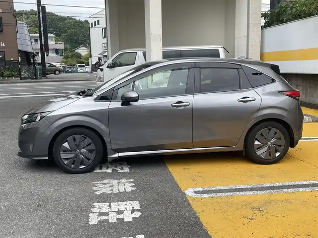 日産 ノート X 静岡県 2021(令3)年 1.6万km ダークメタルグレー ワンオーナー/純正ナビ/フルセグTV/CD/SD/BT/バックカメラ/エマージェンシーブレーキ/レーンキープアシスト/オートハイビーム/クリアランスソナー/前後ドライブレコーダー/ビルトインETC/ステアリングスイッチ/スマートキー×2/保証書/取扱説明書/ナビ取扱説明書/R6点検記録簿有