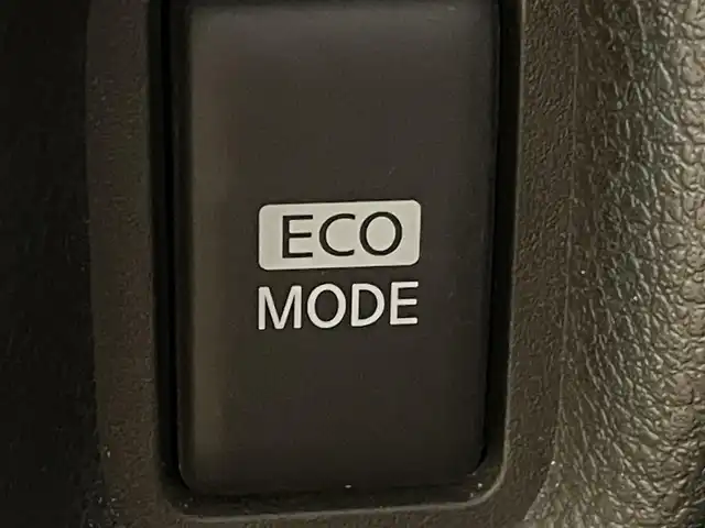 日産 キューブ 15X Vセレクション 群馬県 2014(平26)年 6.8万km ライトジンジャー 純正７インチナビ　フルセグＴＶ　バックカメラ　オートライト　ベンチシート　純正フロアマット　ＥＴＣ　スマートキー　盗難防止装置　横滑り防止装置　パワーウィンドウ　パワーステアリング　禁煙車