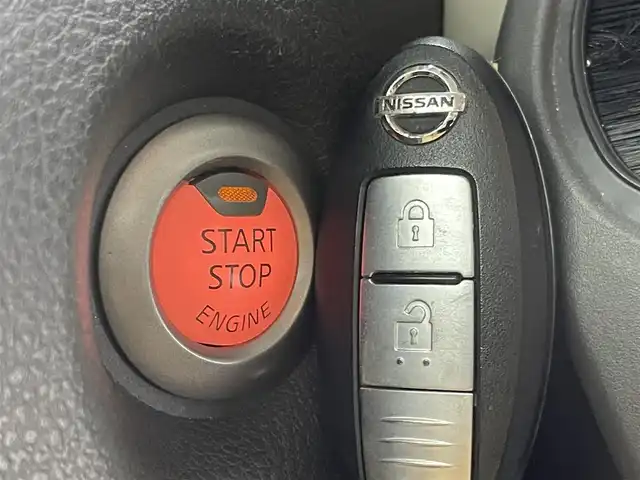 日産 キューブ 15X Vセレクション 群馬県 2014(平26)年 6.8万km ライトジンジャー 純正７インチナビ　フルセグＴＶ　バックカメラ　オートライト　ベンチシート　純正フロアマット　ＥＴＣ　スマートキー　盗難防止装置　横滑り防止装置　パワーウィンドウ　パワーステアリング　禁煙車