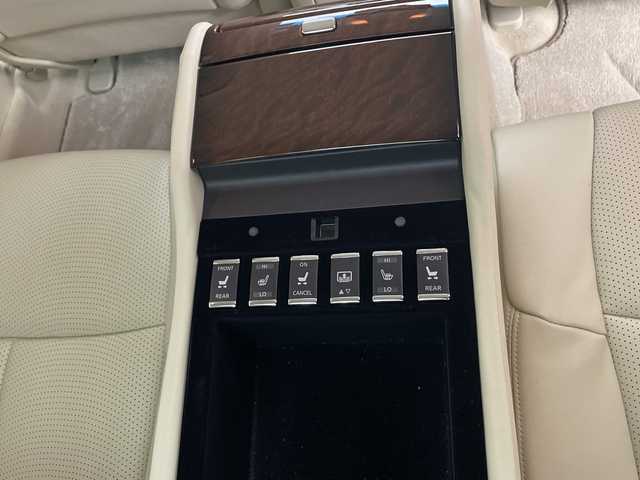 日産 フーガ 250GT タイプP 群馬県 2011(平23)年 5.5万km スーパーブラック 純正ＨＤＤナビ　/バックカメラ　/ワンセグＴＶ　/ビルトインＥＴＣ　/レザーシート　/全席パワーシート　/＝＝＝＝＝＝＝＝＝＝＝＝＝＝＝＝＝＝＝＝＝＝＝＝＝/シートヒーター　/エアシート　/プッシュスタートボタン　/ＨＩＤヘッドライト　/オートライト　/純正アルミホイール　/禁煙車