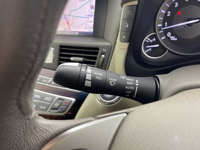 日産 フーガ 250GT タイプP 群馬県 2011(平23)年 5.5万km スーパーブラック 純正ＨＤＤナビ　/バックカメラ　/ワンセグＴＶ　/ビルトインＥＴＣ　/レザーシート　/全席パワーシート　/＝＝＝＝＝＝＝＝＝＝＝＝＝＝＝＝＝＝＝＝＝＝＝＝＝/シートヒーター　/エアシート　/プッシュスタートボタン　/ＨＩＤヘッドライト　/オートライト　/純正アルミホイール　/禁煙車